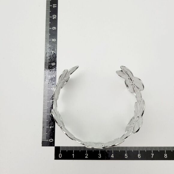 Brand New Silver Tone Flower Wristband Bangle Bracelet - Picture 8 of 8